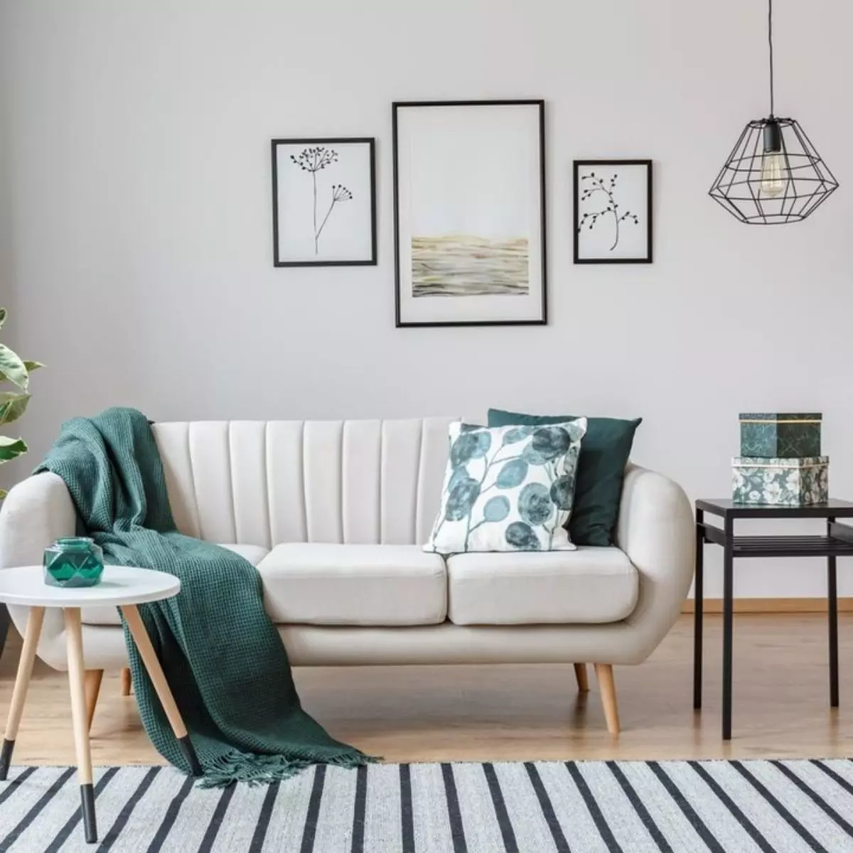 Tren wall decor di Marketplace